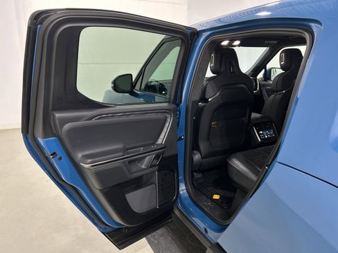 Used 2022 Rivian R1T Launch Edition AWD/4WD image 17