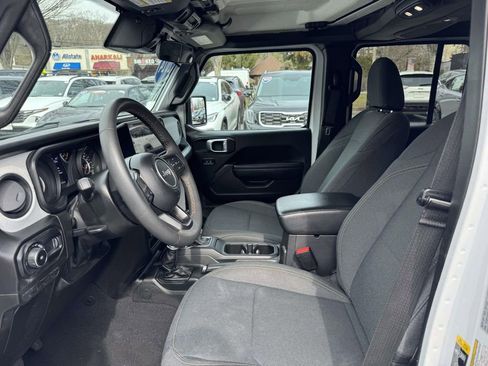 Used 2024 Jeep Wrangler Unlimited Sport AWD/4WD image 14