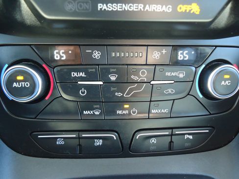 Used 2022 Ford Transit Connect XLT FWD image 18