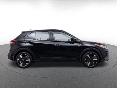 Used 2026 Nissan Kicks SR AWD/4WD image 9