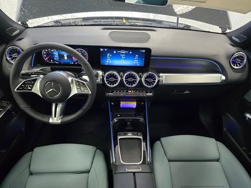 New 2026 Mercedes-Benz GLB 250 4MATIC image 18