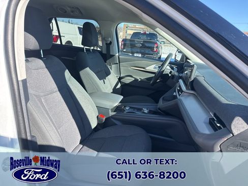 Used 2025 Ford Explorer Active AWD/4WD image 33