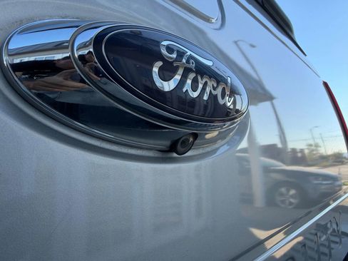 Used 2015 Ford F250 Lariat w/ Lariat Ultimate Package image 11