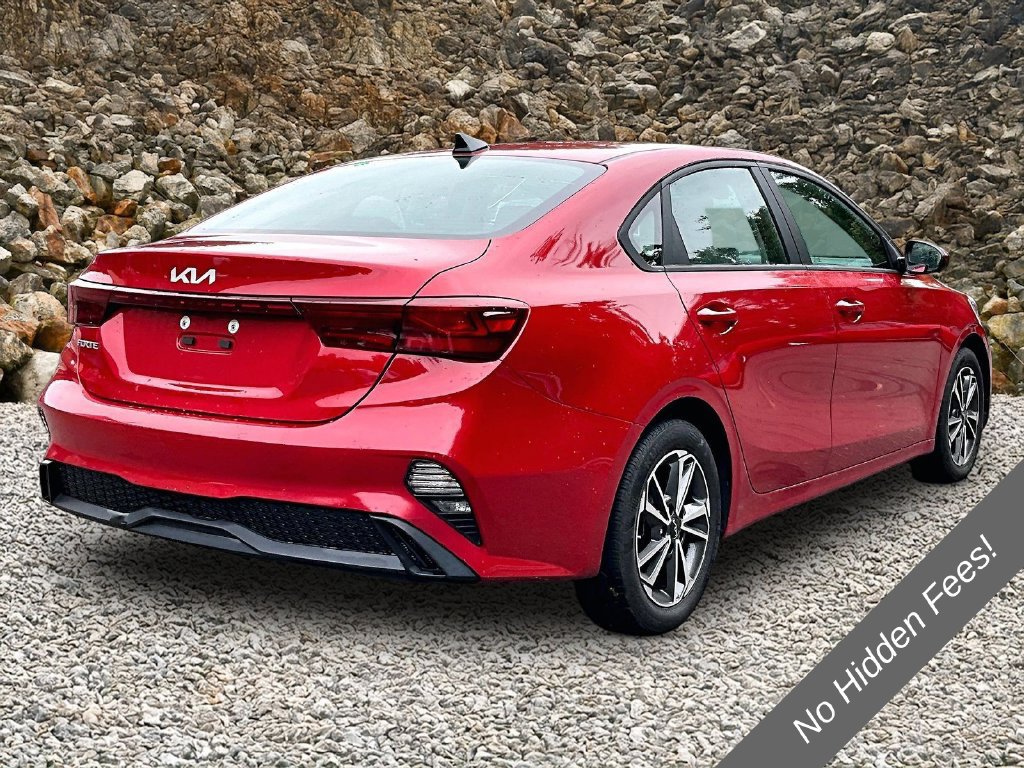 Used 2022 Kia Forte LXS FWD image 2