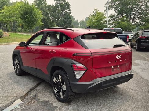 Used 2024 Hyundai Kona SEL FWD image 8