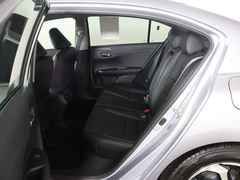 Used 2017 Honda Accord EX-L image 25