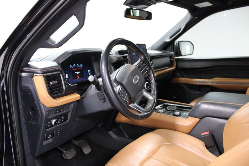 Used 2022 Ford Expedition Platinum AWD/4WD image 24