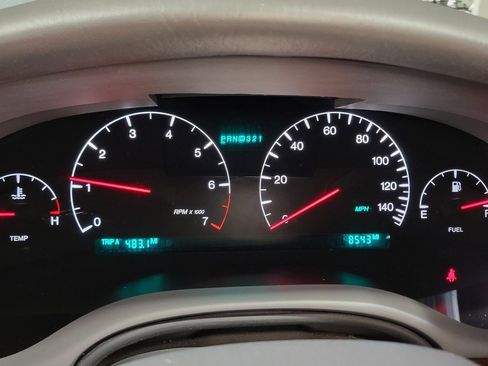 Used 2004 Cadillac Seville SLS w/ Preferred Equipment Group FWD image 14