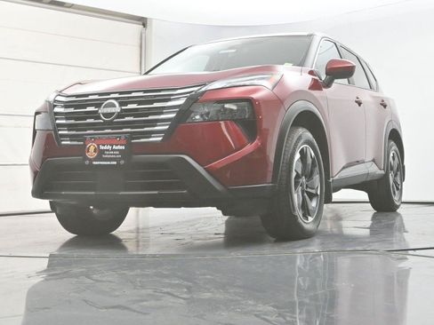 Used 2025 Nissan Rogue SV AWD/4WD image 50
