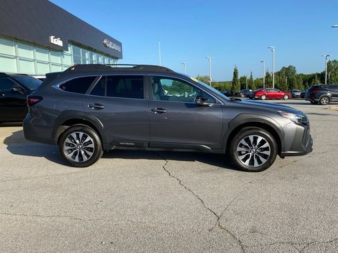 Used 2025 Subaru Outback Limited AWD/4WD image 9