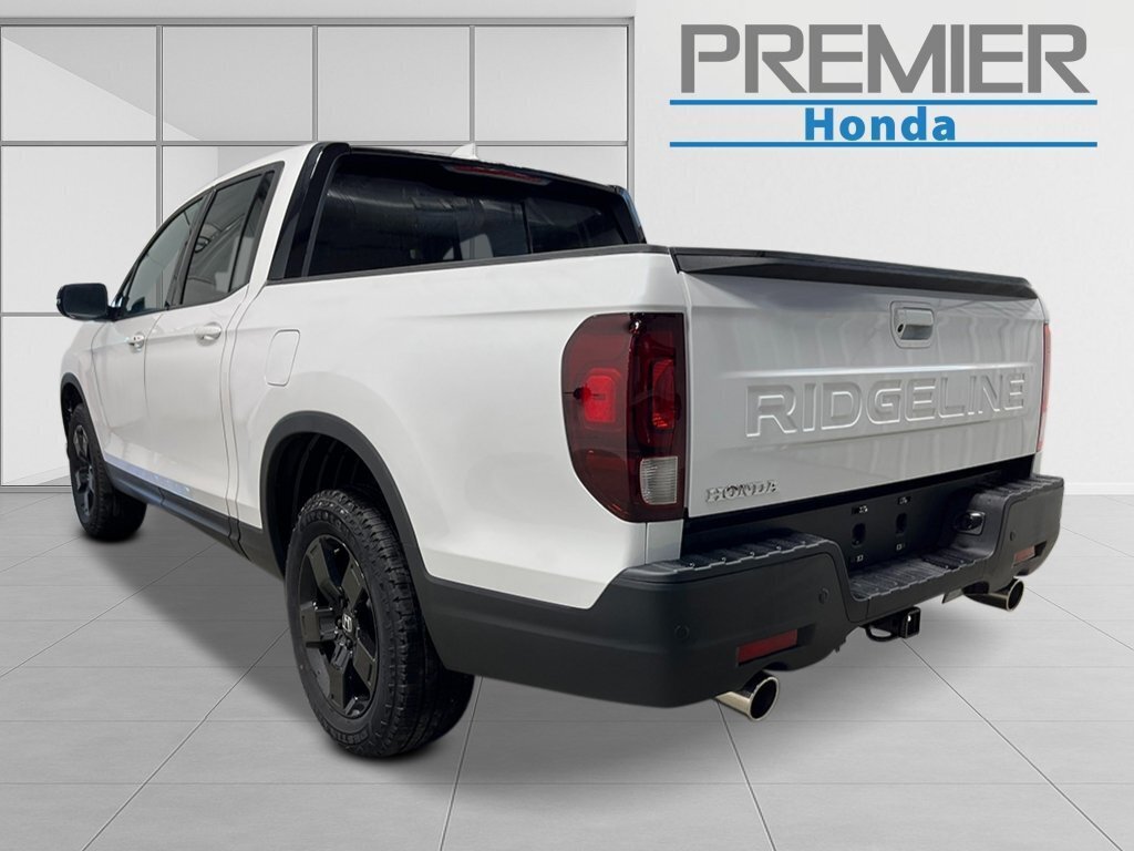 New 2026 Honda Ridgeline Black Edition image 3