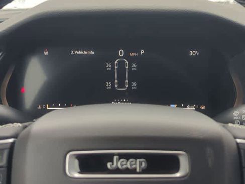 New 2025 Jeep Grand Cherokee L Laredo image 32