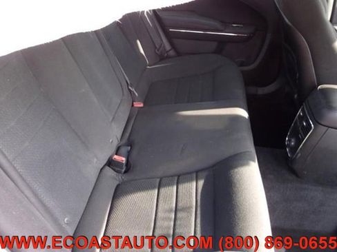Used 2013 Dodge Charger SE w/ Sport Appearance Group image 9