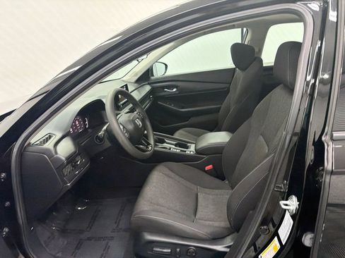 Used 2023 Honda Accord EX image 9
