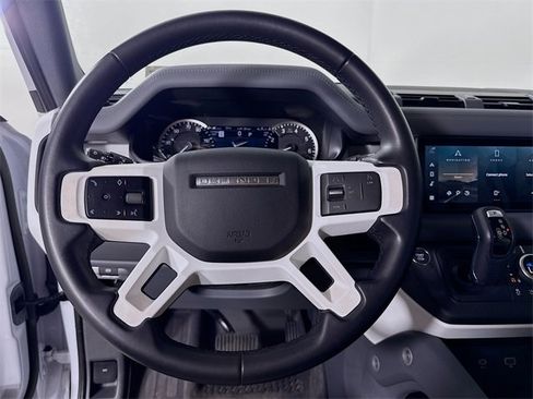Used 2023 Land Rover Defender 110 SE image 12
