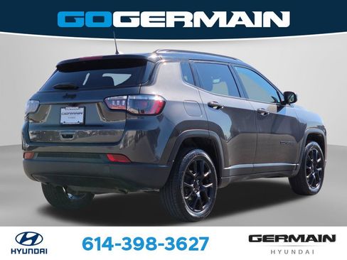 Used 2023 Jeep Compass Latitude w/ Convenience Group AWD/4WD image 8