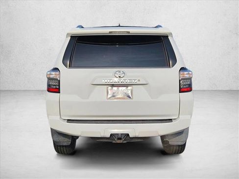 Used 2016 Toyota 4Runner SR5 image 7