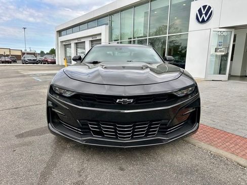 Used 2020 Chevrolet Camaro SS RWD image 2