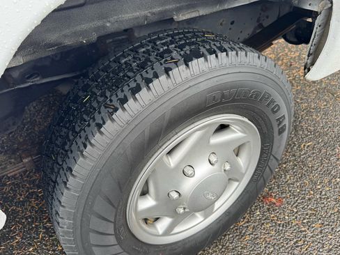 Used 2013 Ford E-250 and Econoline 250 image 32