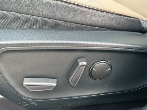 Used 2020 Ford Escape SEL image 16