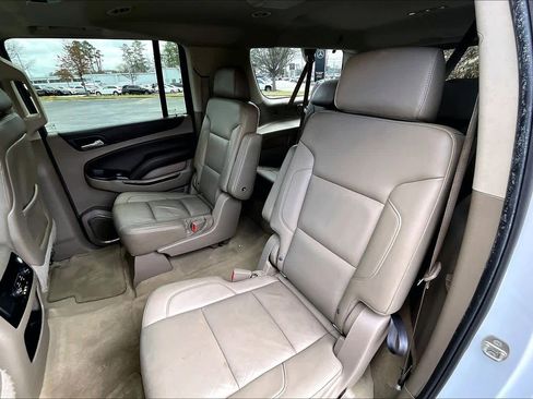 Used 2015 Chevrolet Suburban LT image 21
