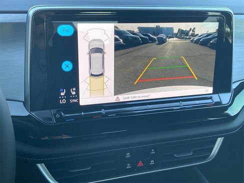 New 2026 Volkswagen Atlas Cross Sport SE image 22