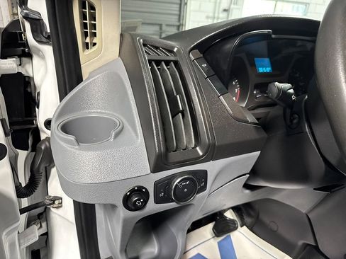 Used 2018 Ford Transit 250 T-250 SRW image 13