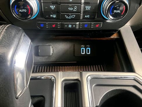 Used 2016 Ford F150 Platinum w/ Equipment Group 701A Luxury image 34