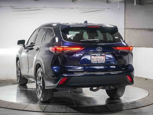 Certified 2020 Toyota Highlander XLE FWD image 5
