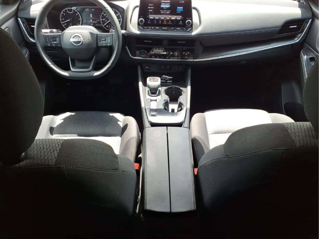 Used 2026 Nissan Rogue SV FWD image 10