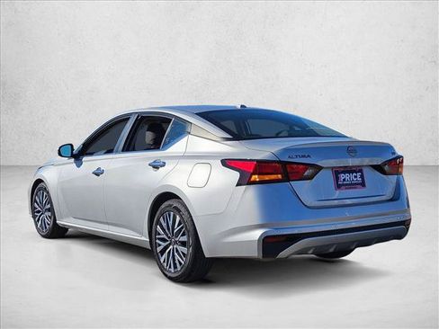 Used 2023 Nissan Altima 2.5 SV image 7