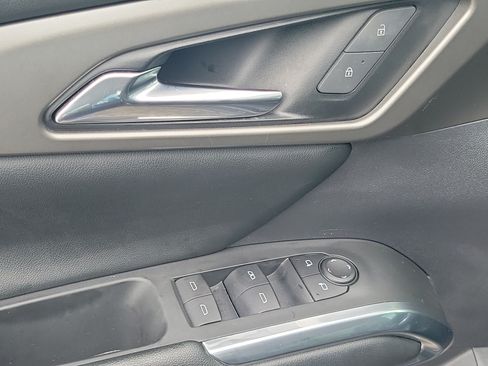 Used 2024 Chevrolet Traverse LT FWD image 16
