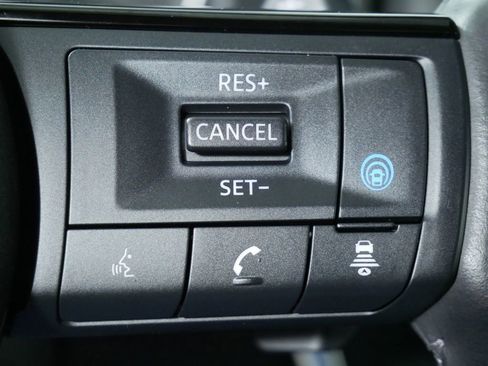 Used 2023 Nissan Rogue SV w/ SV Premium B Package image 26