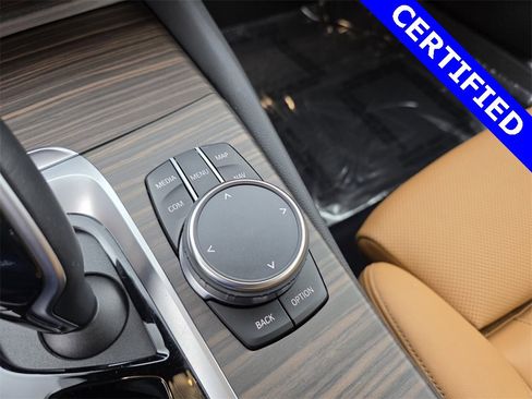 Used 2023 BMW 540i w/ Premium Package image 27