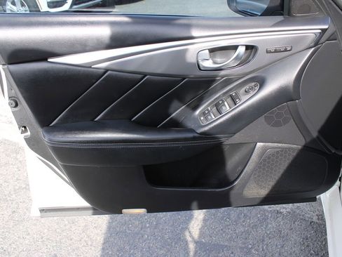 Used 2016 INFINITI Q50 3.0t Premium w/ Driver Assistance Package image 8