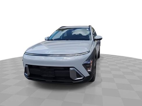 Used 2025 Hyundai Kona SEL image 3