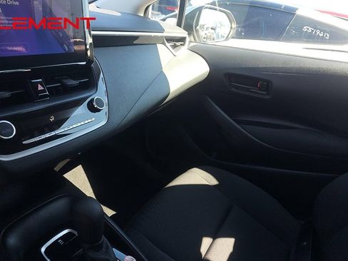 Used 2025 Toyota Corolla LE image 14