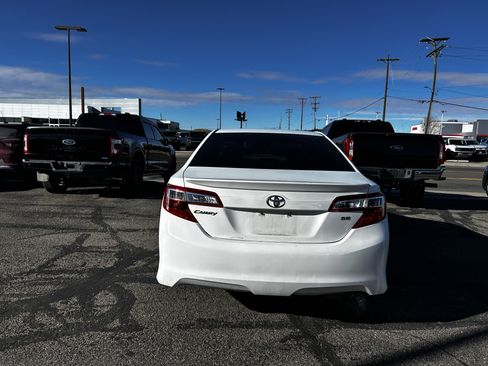 Used 2013 Toyota Camry SE image 4