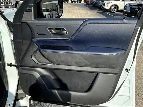 Certified 2026 INFINITI QX80 4WD w/ Sport Exterior Package image 25