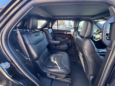 Used 2022 Ford Explorer ST w/ ST Street Pack image 33