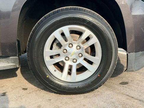 Used 2015 Chevrolet Suburban LT RWD image 22