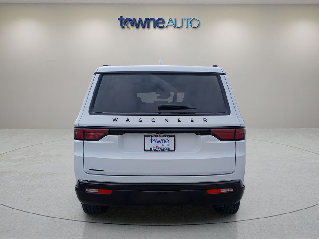 Used 2023 Jeep Wagoneer Series II AWD/4WD image 5