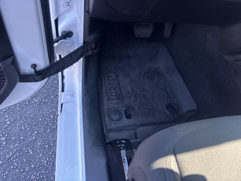 Used 2021 Jeep Wrangler Unlimited Sport AWD/4WD image 13