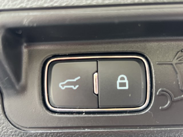 Used 2024 Ford Explorer XLT w/ Equipment Group 202A AWD/4WD image 9