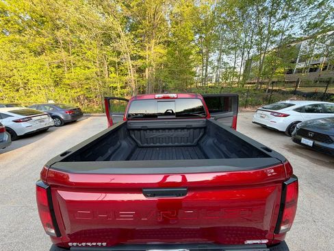 Used 2024 Chevrolet Colorado ZR2 w/ Safety Package AWD/4WD image 22