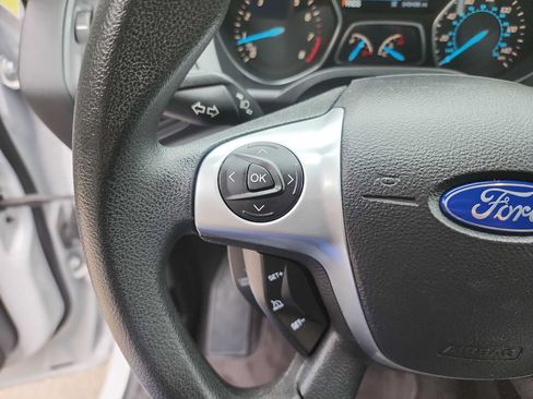 Used 2016 Ford Escape SE FWD image 16