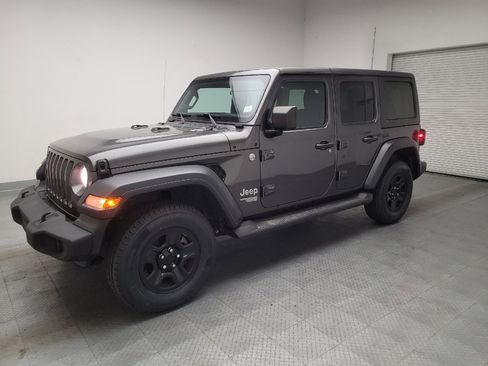 Used 2019 Jeep Wrangler Unlimited Sport AWD/4WD image 2