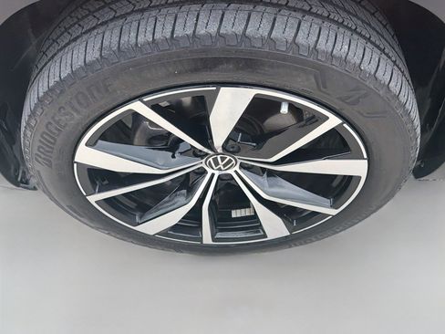 Used 2024 Volkswagen Atlas SEL Premium R-Line AWD/4WD image 37