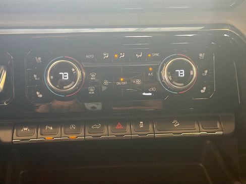 Used 2023 GMC Sierra 1500 AT4 w/ AT4 Premium Package image 24