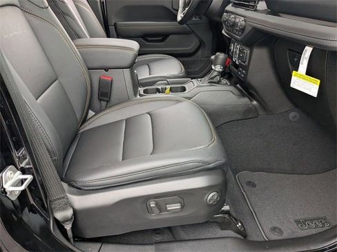 New 2026 Jeep Gladiator Sport image 29